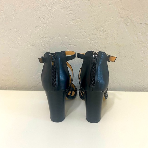 XOXO black strappy chunky heels - Picture 3 of 3